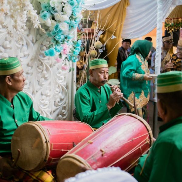 7 Genius Tips: Perfectly Stretch Your Hat for a Comfortable Fit